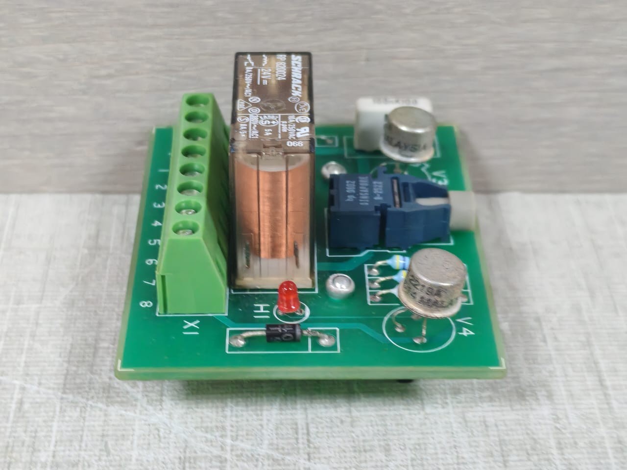 ABB SADT38REC ABB SADT38REC LIGHT RELAY FOR 37EAF CODE: 57880244 5