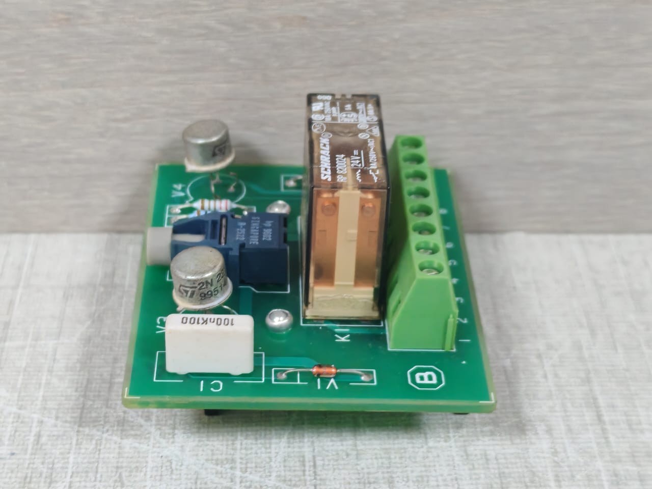 ABB SADT38REC ABB SADT38REC LIGHT RELAY FOR 37EAF CODE: 57880244 6