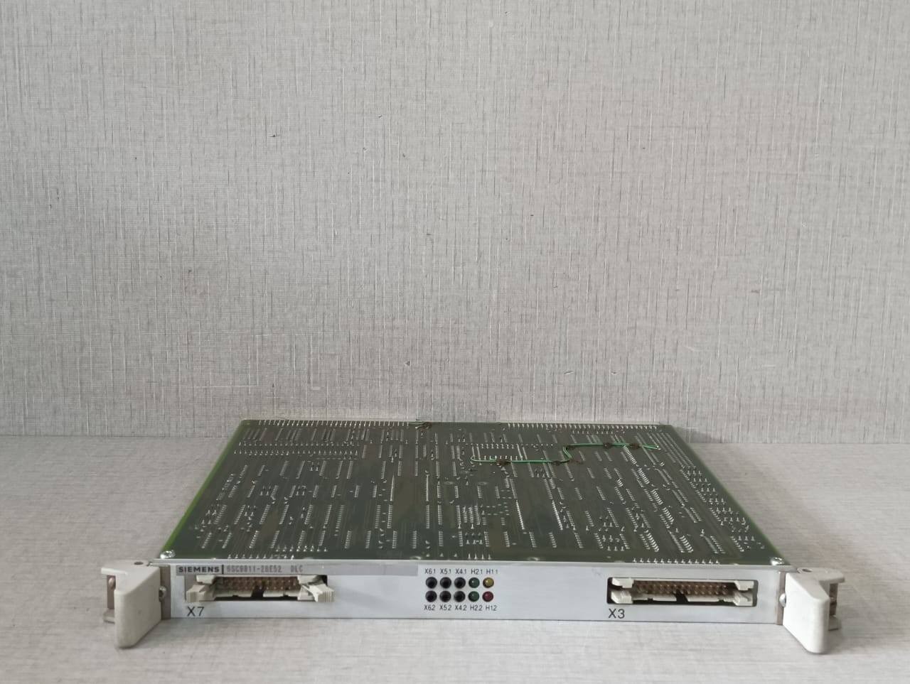 Siemens 9811-2BE52 SIEMENS 6SC 9811-2BE52 / 459001.9214.52-WITH BROKEN CONNECTOR CLIP 6