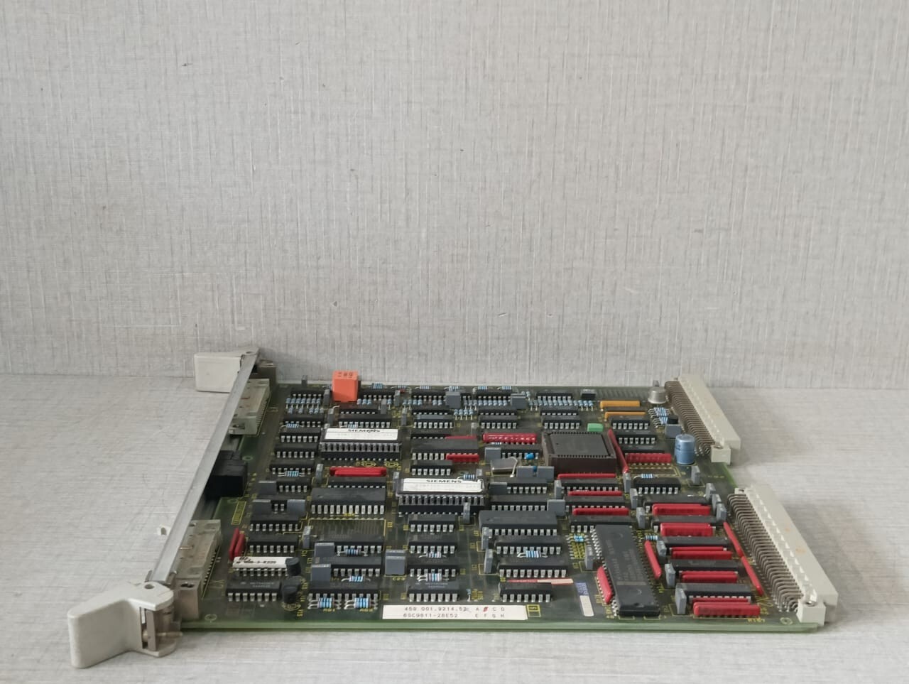 Siemens 9811-2BE52 SIEMENS 6SC 9811-2BE52 / 459001.9214.52-WITH BROKEN CONNECTOR CLIP 9