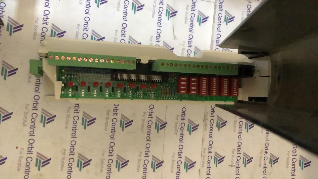 Carrier CEPL130322-05 Carrier Chiller Controller CEPL130322-05 Rev 3.0 5