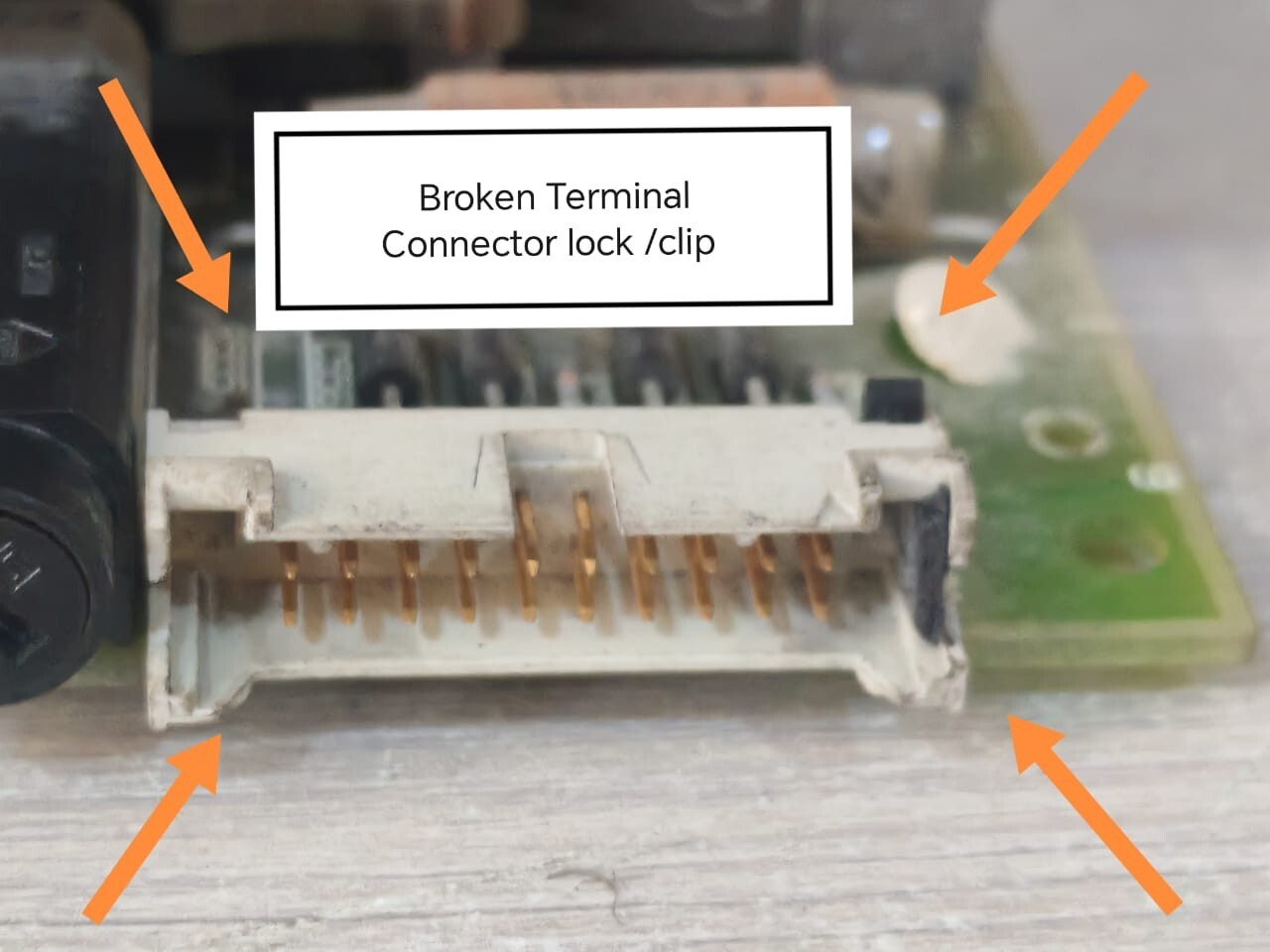 Siemens C98043-A1400-L5 SIEMENS C98043-A1400-L5 EXPANSION MODULE-WITH BROKEN TERMINAL CONNECTOR 4