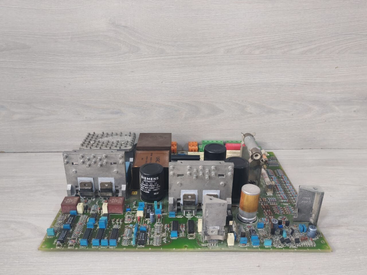Siemens C98043-A1400-L5 SIEMENS C98043-A1400-L5 EXPANSION MODULE-WITH BROKEN TERMINAL CONNECTOR 6