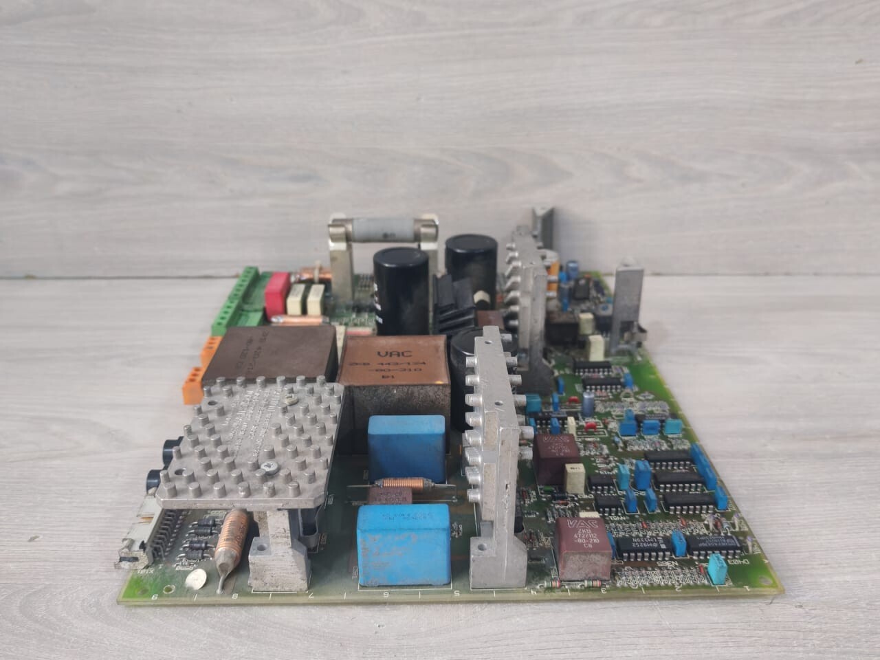 Siemens C98043-A1400-L5 SIEMENS C98043-A1400-L5 EXPANSION MODULE-WITH BROKEN TERMINAL CONNECTOR 7