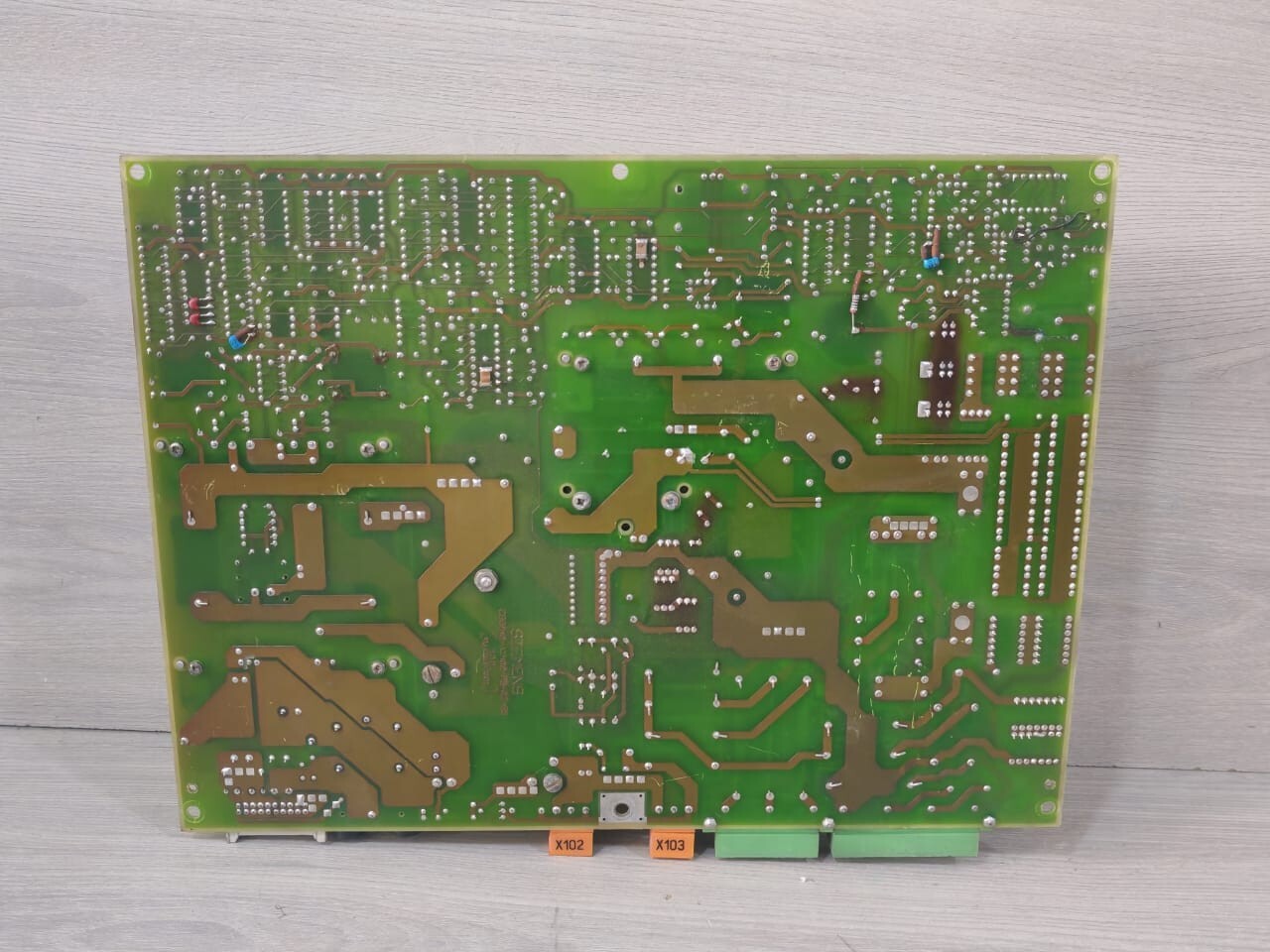 Siemens C98043-A1400-L5 SIEMENS C98043-A1400-L5 EXPANSION MODULE-WITH BROKEN TERMINAL CONNECTOR 10