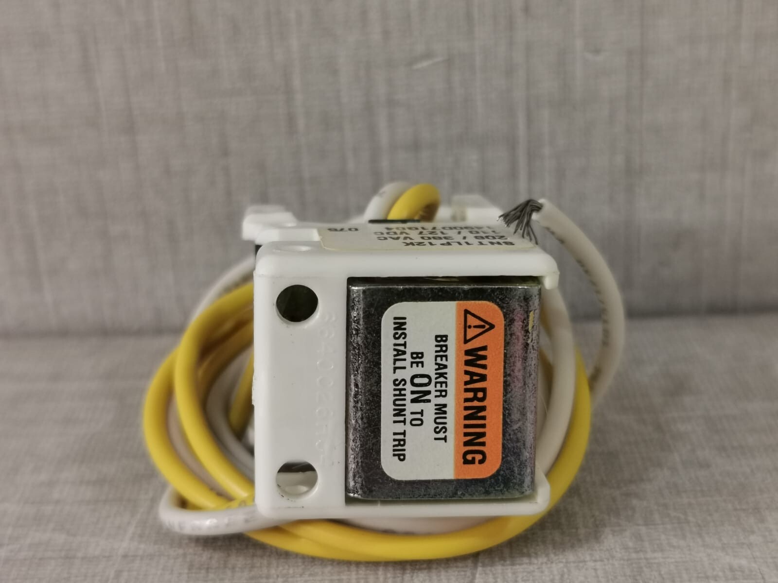 Eaton 1490D71G04 EATON SNT1LP12K SHUNT TRIP FOR CUTLER-HAMMER SER.C TYPE F-BREAKER 1490D71G04 5