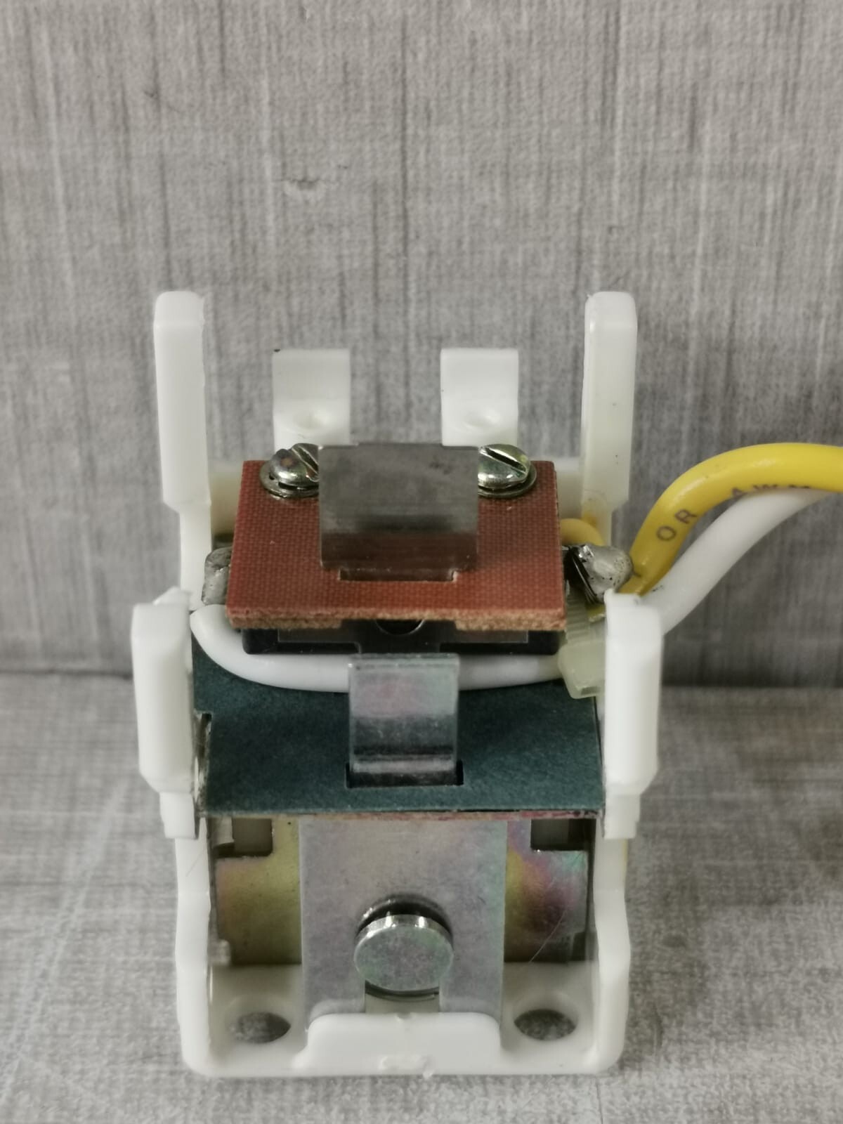 Eaton 1490D71G04 EATON SNT1LP12K SHUNT TRIP FOR CUTLER-HAMMER SER.C TYPE F-BREAKER 1490D71G04 6