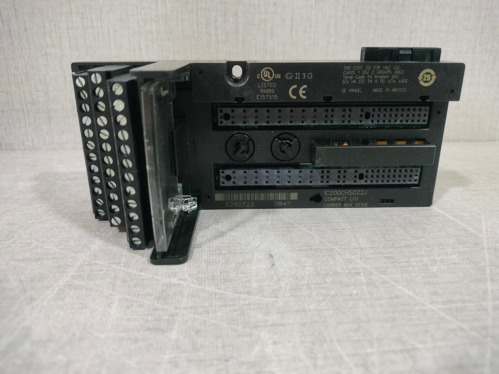 GE FANUC IC200CHS022J GE FANUC IC200CHS022J I/O CARRIER BOX STYLE 6