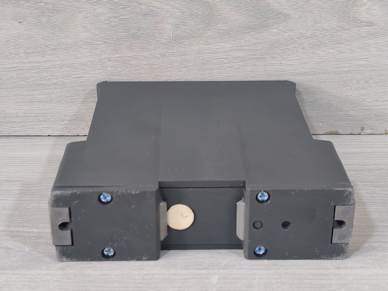 ZIEGLER E15-3A1E E70 ZIEGLER E15-3A1E E70 VOLTAGE TRANSDUCER 9