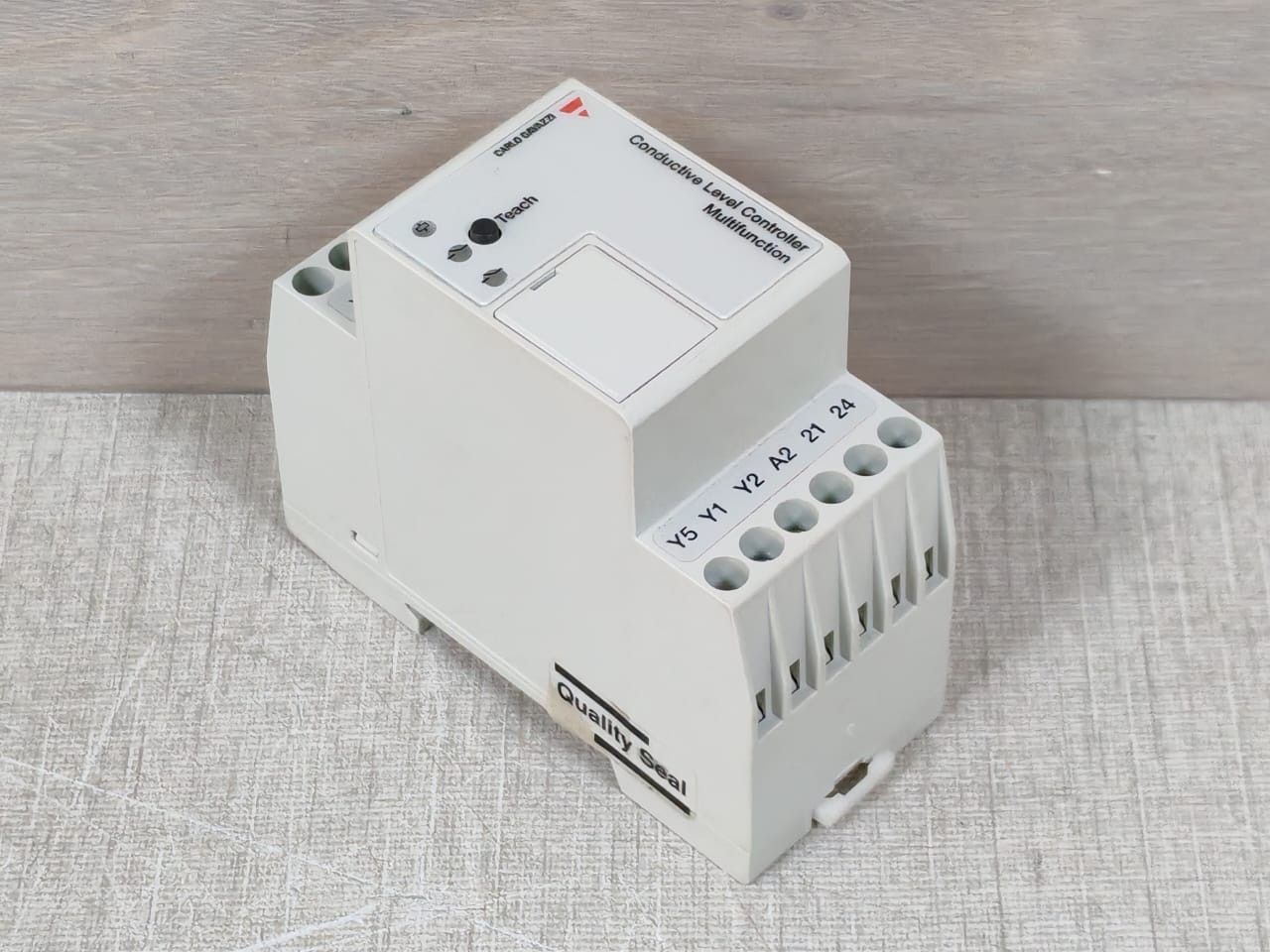 Carlo Gavazzi CLD4MT2DM24 CARLO GAVAZZI CLD4MT2DM24 CONDUCTIVE LEVEL CONTROLLER 9