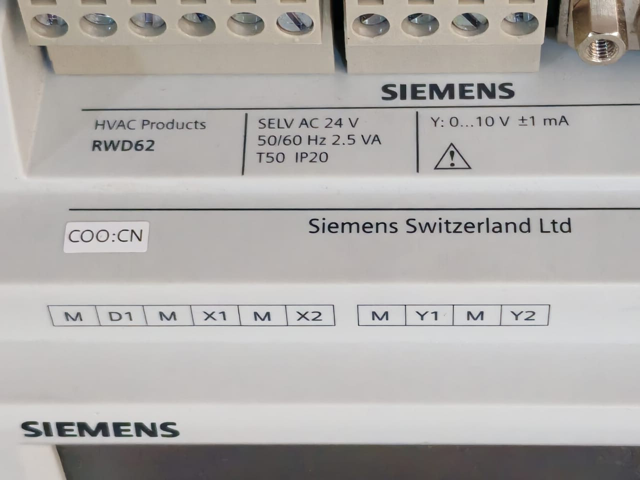 Siemens RWD62 SIEMENS RWD62 HVAC HUMIDITY CONTROLLER 2
