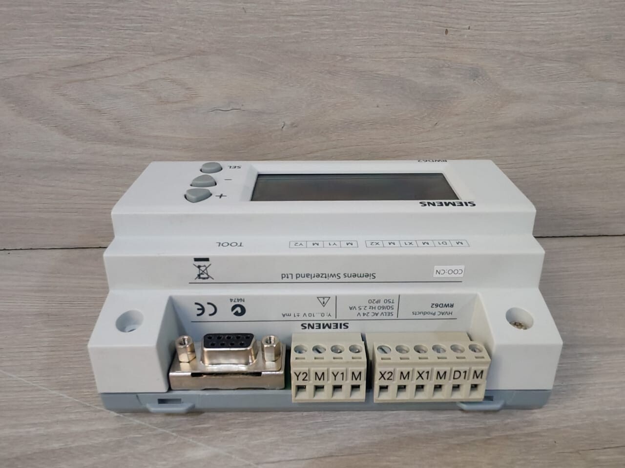 Siemens RWD62 SIEMENS RWD62 HVAC HUMIDITY CONTROLLER 3