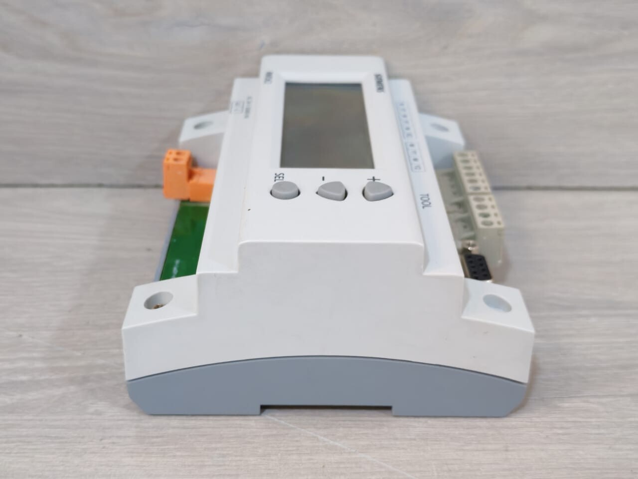 Siemens RWD62 SIEMENS RWD62 HVAC HUMIDITY CONTROLLER 5