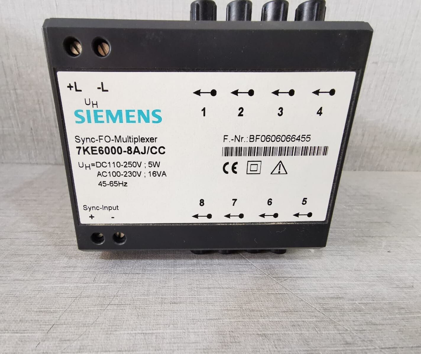 Siemens 7KE6000-8AJ/CC SIEMENS 7KE6000-8AJ/CC Sync-FO-Multiplexer DC110-250V;5W AC100-230V;16VA 45-65Hz 5