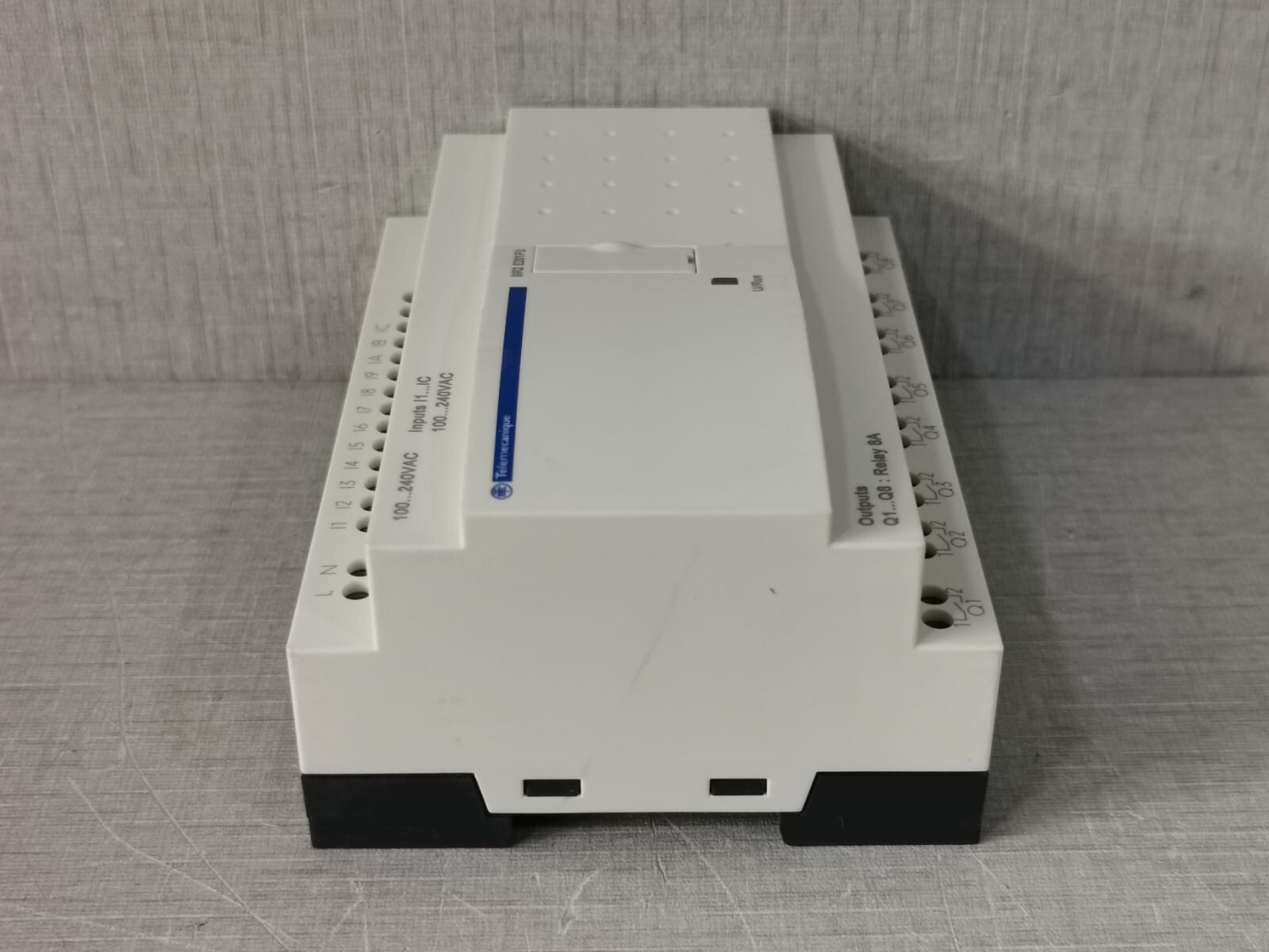 Telemecanique SR2 E201FU TELEMECANIQUE /SCHNEIDER ELECTRIC SR2 E201FU COMPACT SMART RELAY 6
