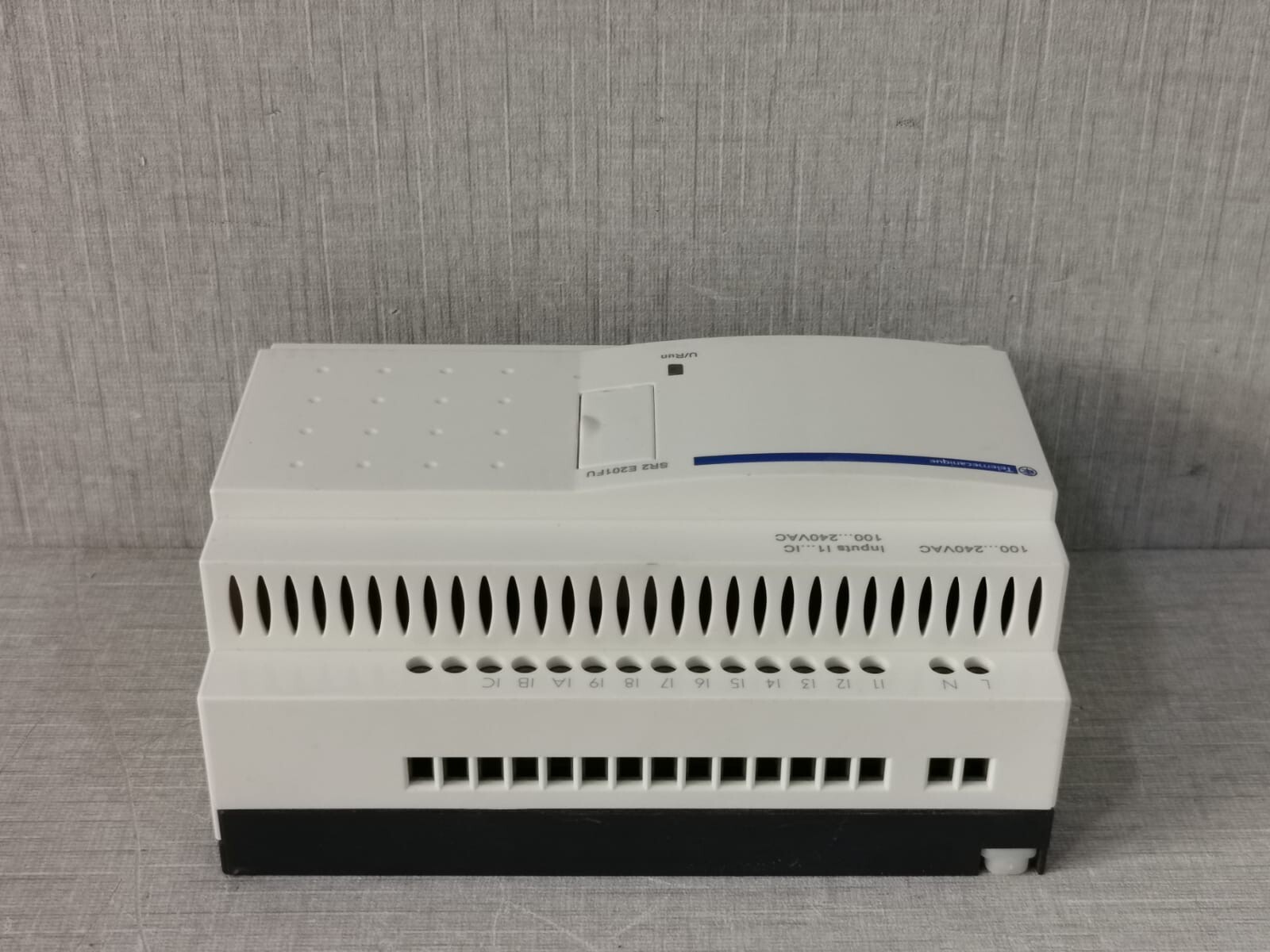 Telemecanique SR2 E201FU TELEMECANIQUE /SCHNEIDER ELECTRIC SR2 E201FU COMPACT SMART RELAY 8