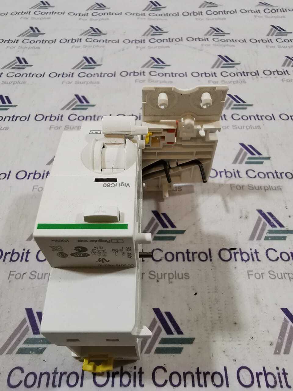 Schneider Electric Acti 9- Vigi iC60 SCHNEIDER A9V41225 / 2P-25A-30mA-AC Acti 9- Vigi iC60 3