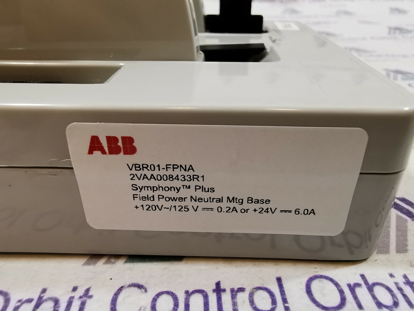 ABB VBR01-FPNA ABB VBR01-FPNA, 2VAA008433R1 Base Field Power Neutral Mtg Base 120VAC 24VDC 6A 3