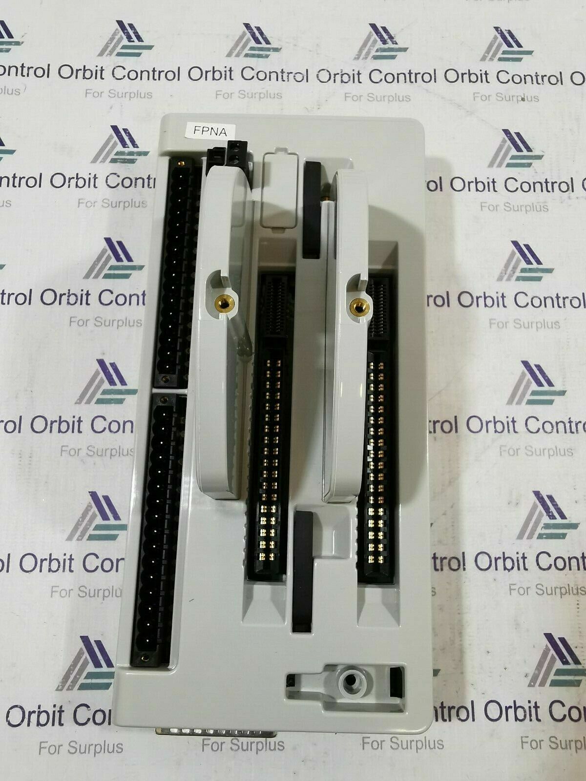 ABB VBS01-FPNA ABB VBS01-FPNA Vertical Base Single Module Rev : D 2