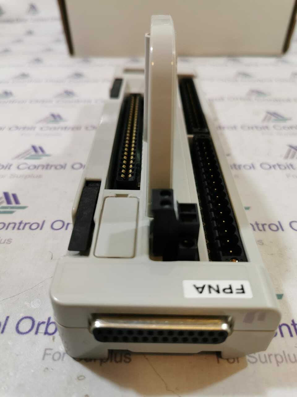 ABB VBS01-FPNA ABB VBS01-FPNA Vertical Base Single Module Rev : D 10