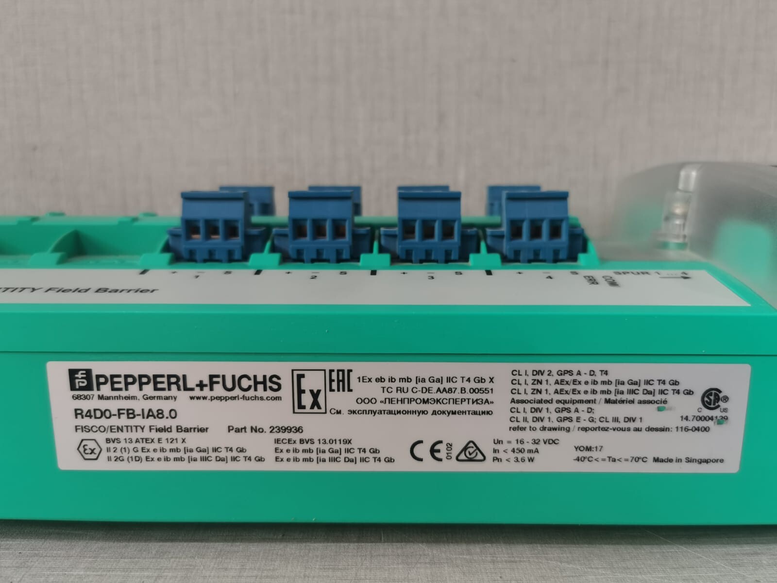 PEPPERL+FUCHS 239936 PEPPERL+FUCHS R4D0-FB-IA8.0 FISCO/ENTITY Field Barrier 239936 4