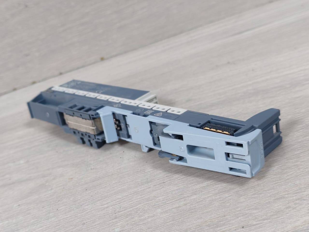 SIEMENS 6AG1193-6BP20-7DA0 SIEMENS SIPLUS ET 200SP 1P 6AG1193-6BP20-7DA0 Supply 24VDC 5
