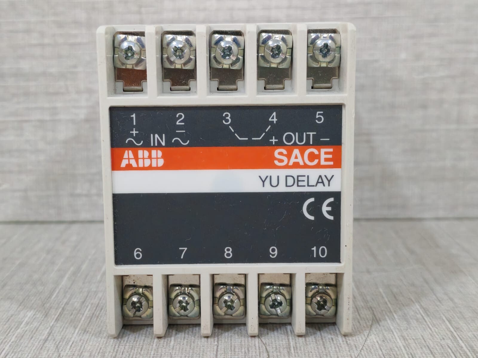 ABB 1SD A038320 R1 ABB 1SD A038320 R1 Electronic Time Delay 1SDA038320R1 4