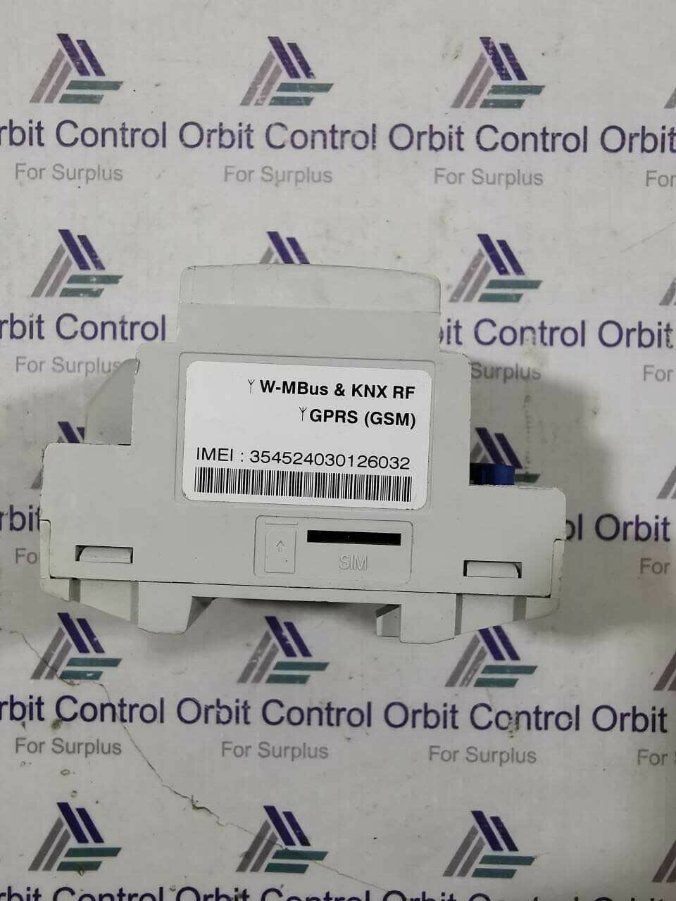 ABB 8104-500 ABB GPRS-MUC E-Daten Gateway GSM KNX RF 230V-50Hz 8104-500 4