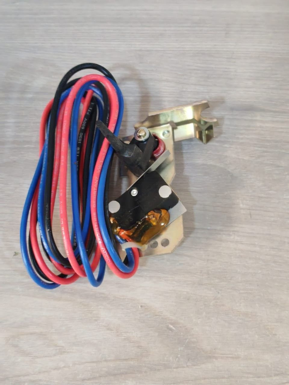 Eaton A1L4LPK EATON A1L4LPK AL/LO SWITCH SERIES C TYPE L-BREAKER 1493D42G04 7
