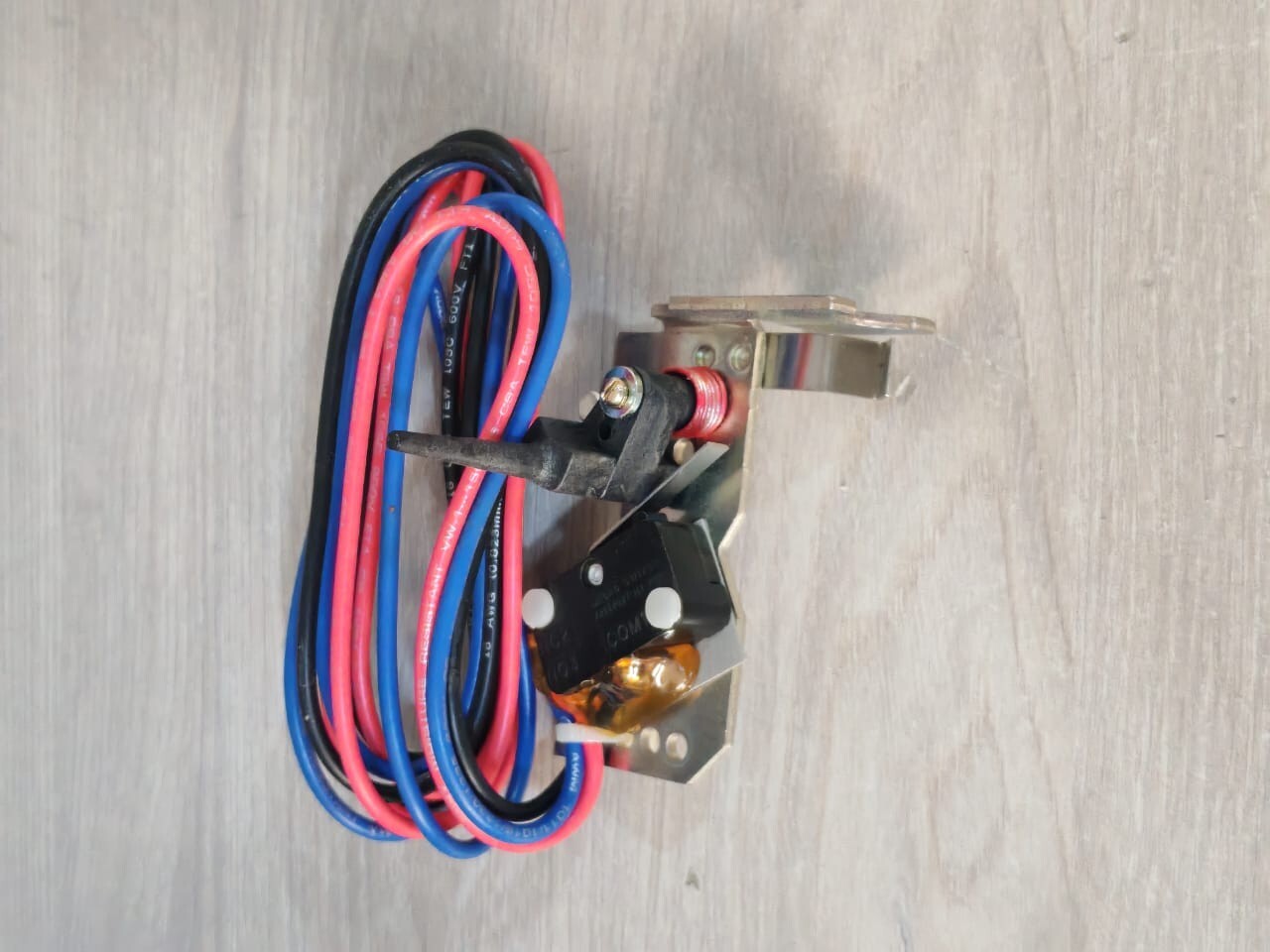 Eaton A1L4LPK EATON A1L4LPK AL/LO SWITCH SERIES C TYPE L-BREAKER 1493D42G04 9