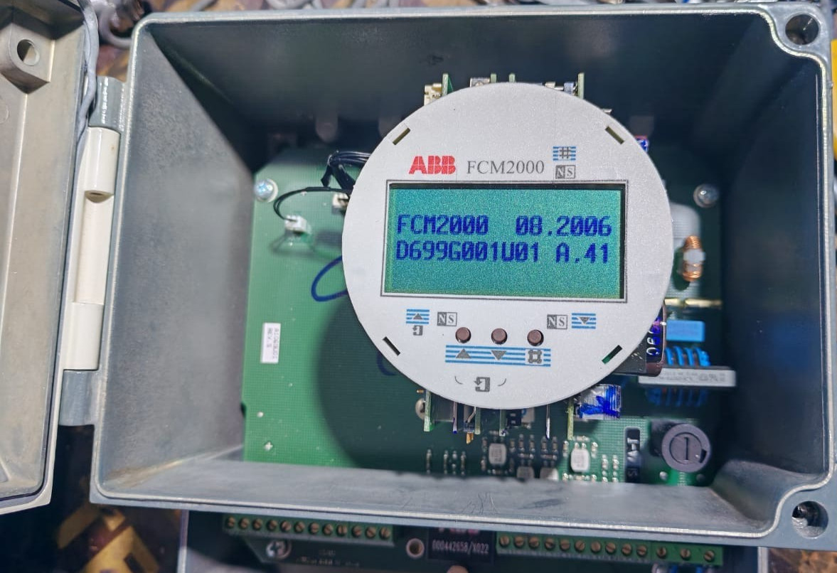 ABB FCM2000 ABB FCM2000 /ME21A3ABOKE MASS FLOW METER 24V 2