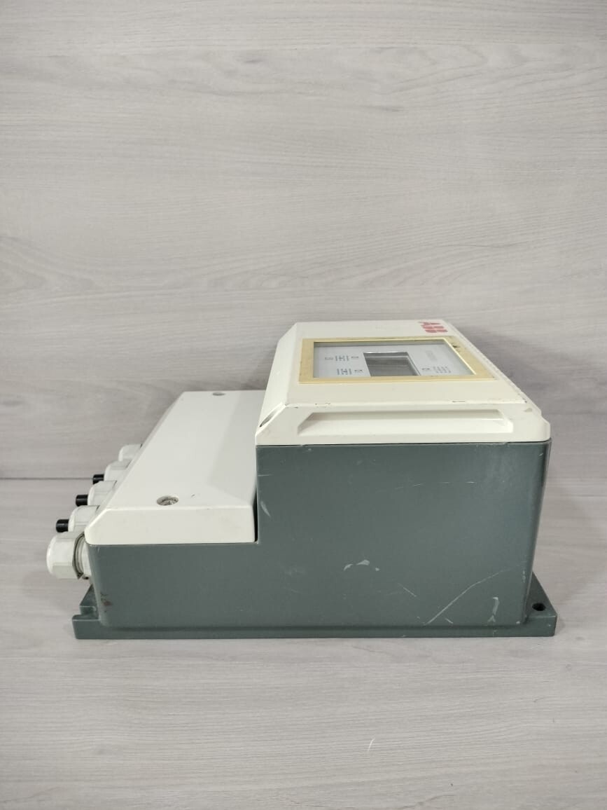 ABB FCM2000 ABB FCM2000 /ME21A3ABOKE MASS FLOW METER 24V 10