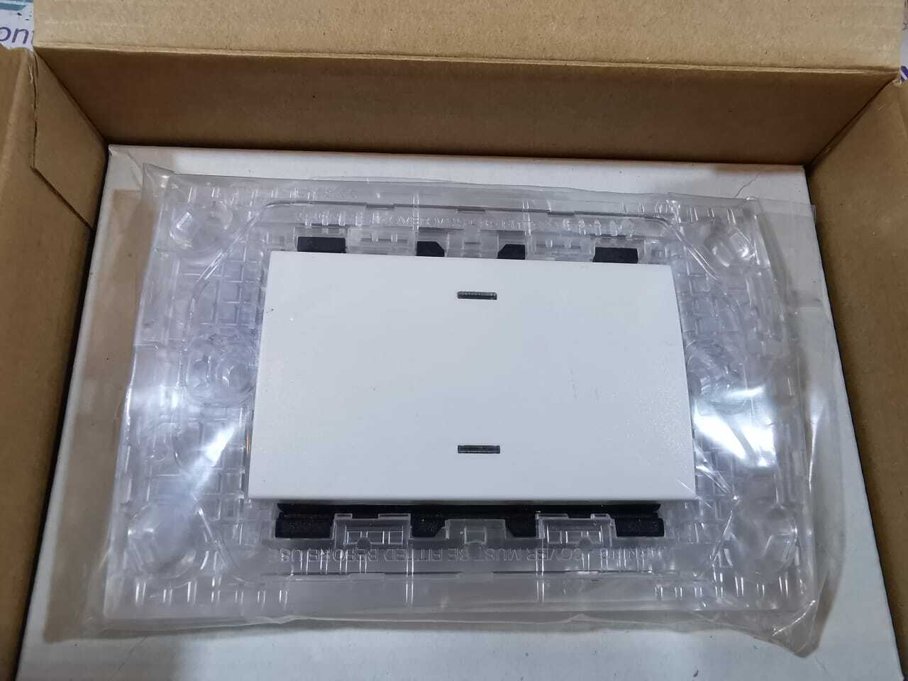Clipsal LHC882 CLIPSAL LEXCOM MODENA LHC882 C-BUS SWITCH 3