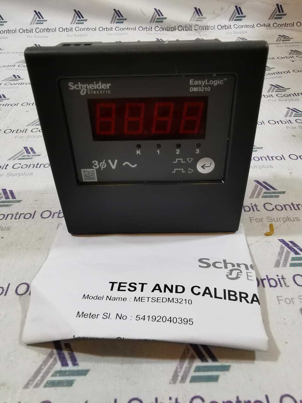 Schneider Electric DM3210 Schneider Electric EasyLogic DM3210 Digital Panel Meter METSEDM3210 2