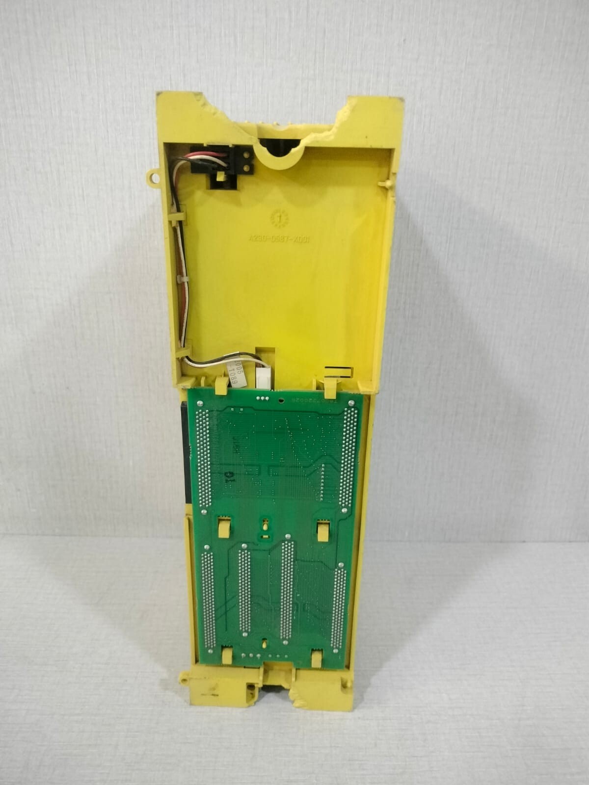 Fanuc A05B-2400-C060 FANUC A05B-2400-C060 / E99201058 2 SLOT BACKPLANE 8