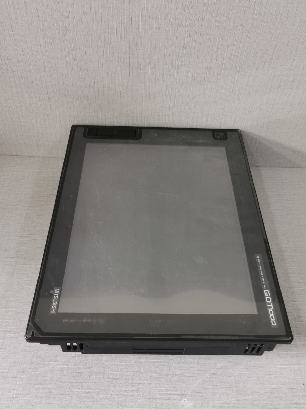 Mitsubishi GOT1000 MITSUBISHI GOT1000 GRAPHIC OPERATION TERMINAL 100-240vac 50/60Hz 8