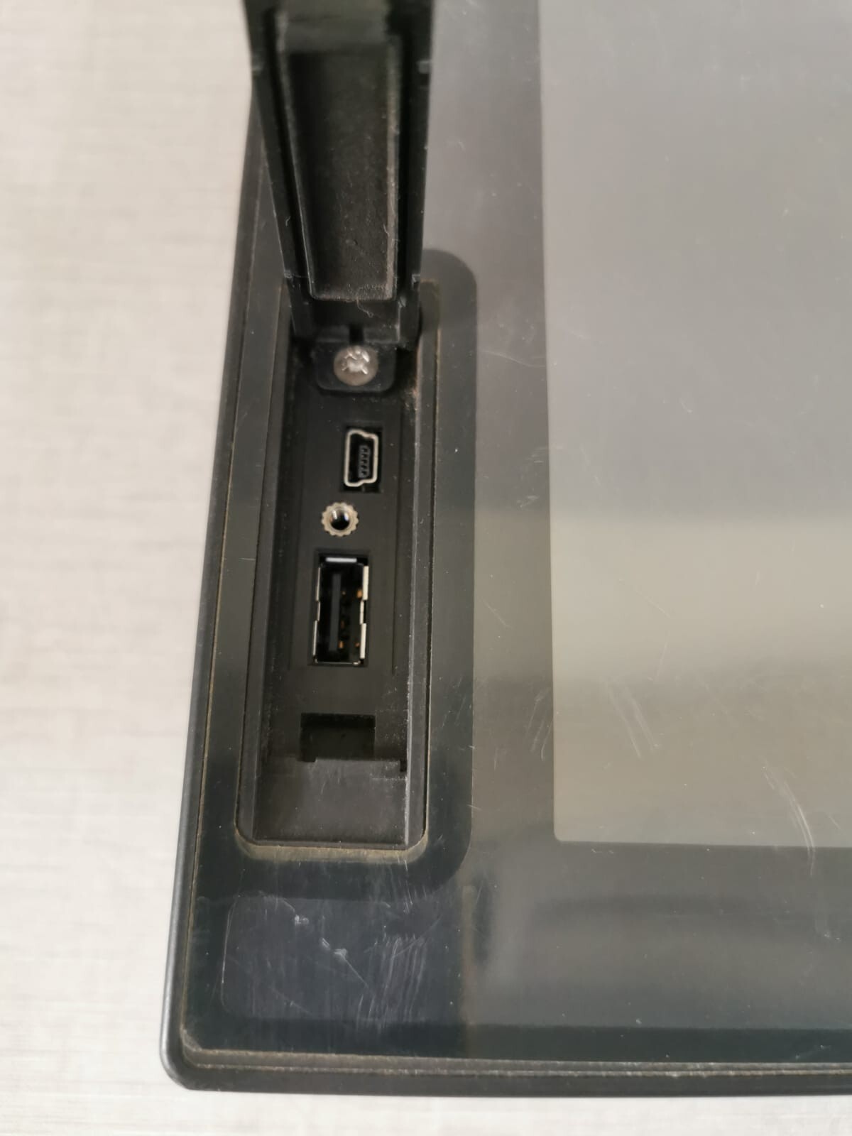 Mitsubishi GOT1000 MITSUBISHI GOT1000 GRAPHIC OPERATION TERMINAL 100-240vac 50/60Hz 10