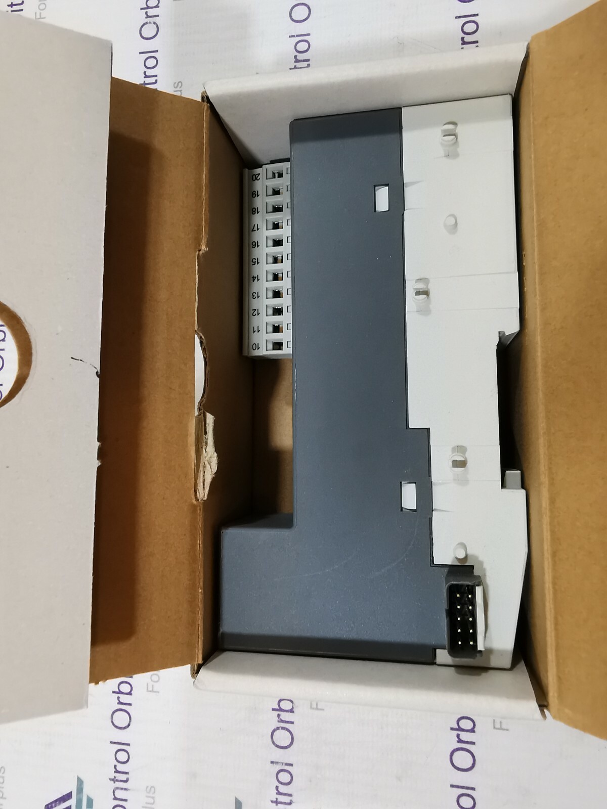 ABB 1TNE968902R1201 AO561 ABB 1TNE968902R1201 MODULE 4