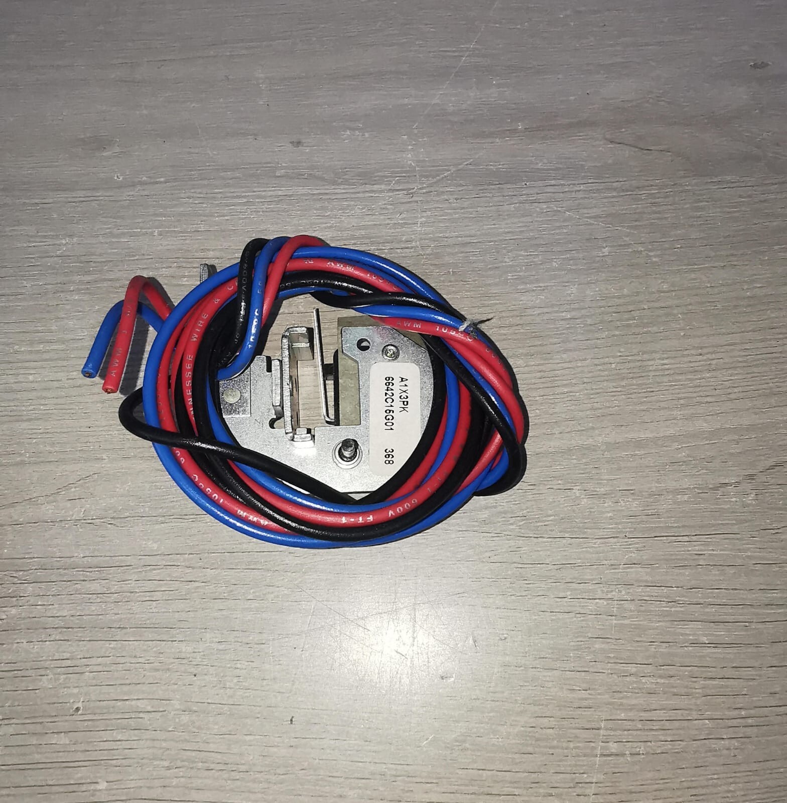 Eaton A1X3PK EATON A1X3PK AUX.SWITCH FOR CUTLER-HAMMER DER.C TYPE K-BREAKER 6642C15G01 600VAC 6