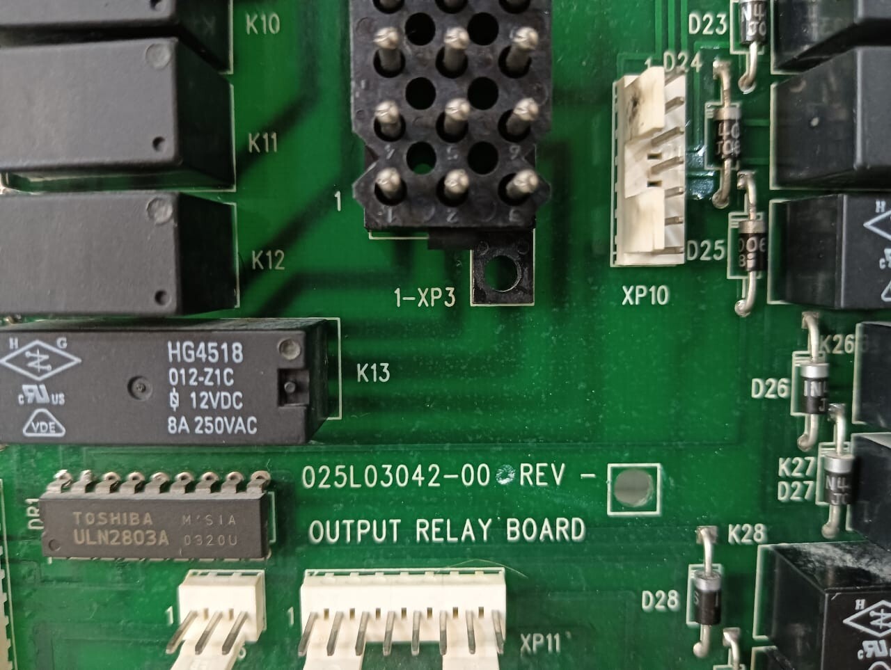 York 025L03042-00 YORK 025L03042-00 REV A OUTPUT RELAY BOARD 2
