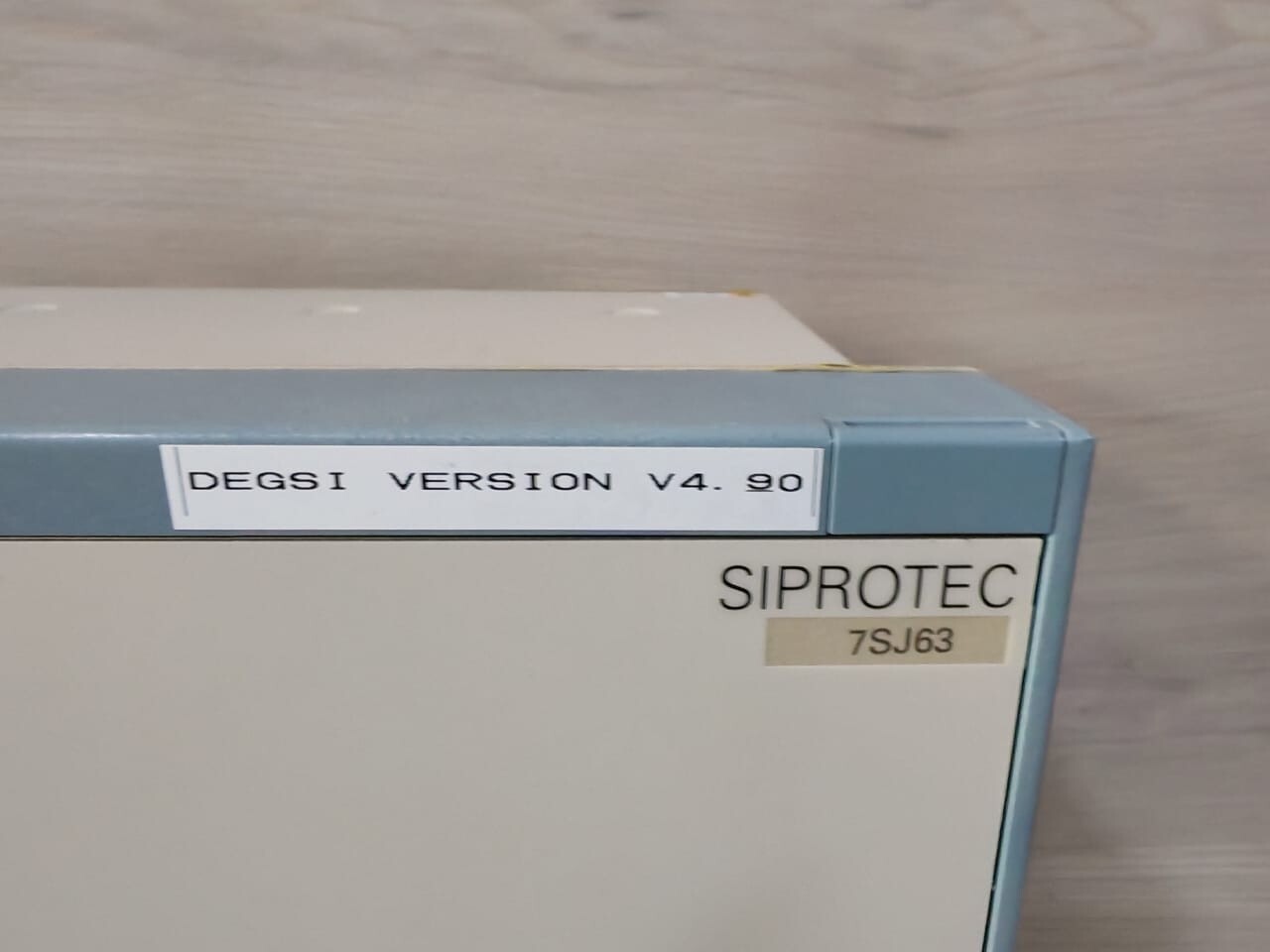 SIEMENS 7SJ6352-5EB90-3FD0/EE SIEMENS F510 SIPROTEC 7SJ6352-5EB90-3FD0/EE OVERCURRENT PROTECTION & CONTROL 8
