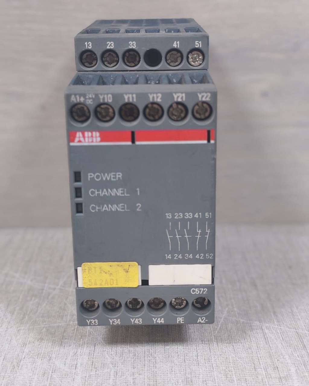 ABB C572 ABB C572 SAFETY RELAY 1SAR501032R0003 24VDC 5