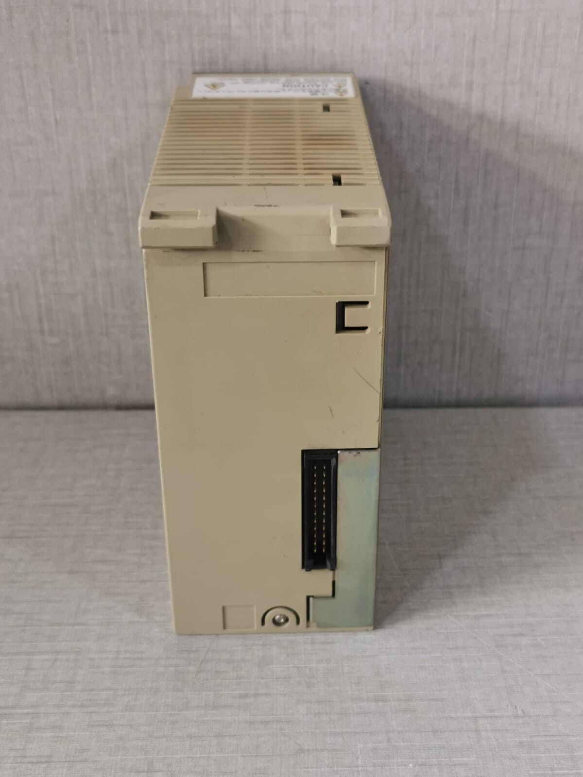 Omron PA207R OMRON CS1D-PA207R POWER SUPPLY UNIT - Missing Front Cover & 8
