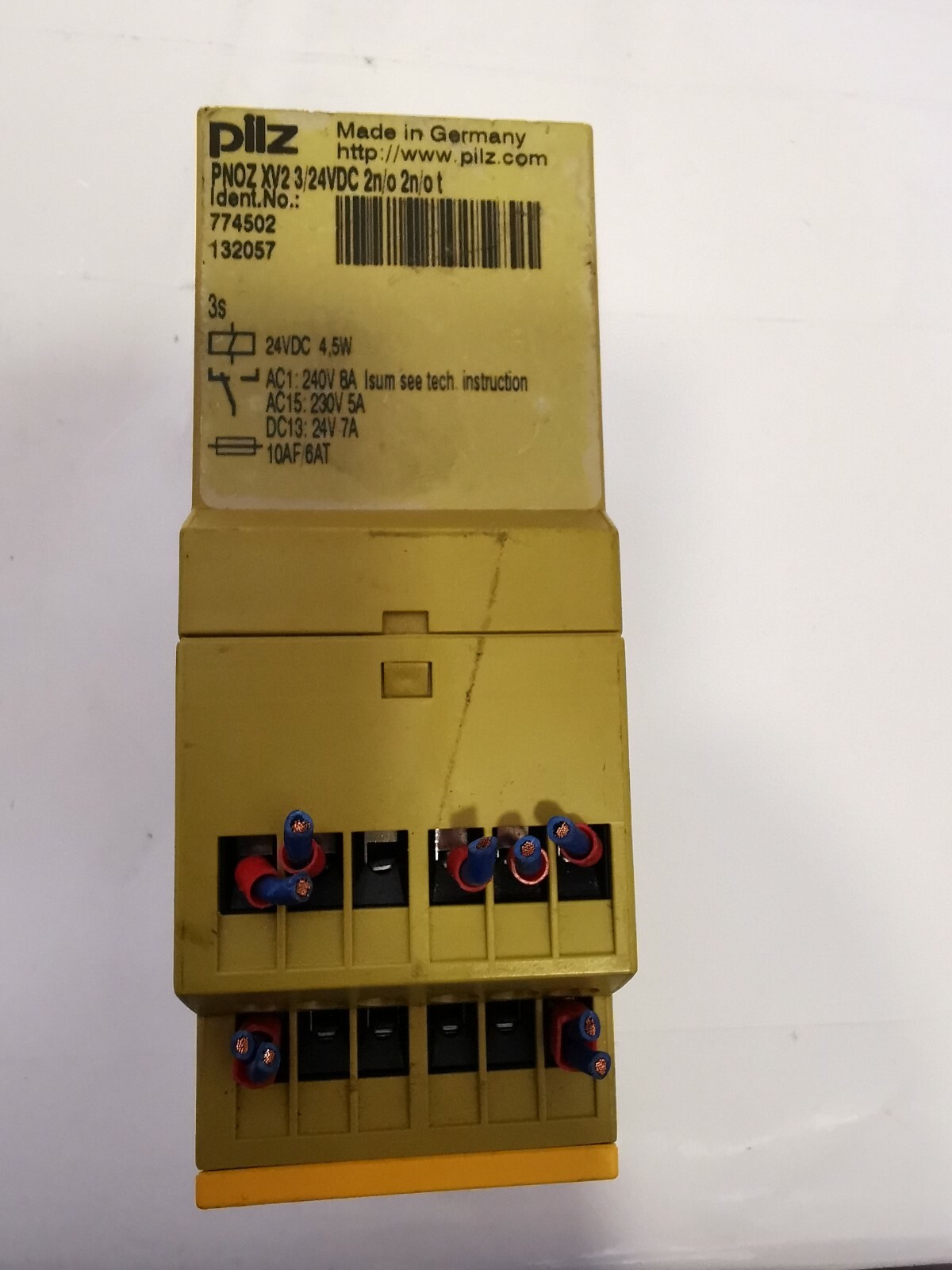 Pilz PNOZXV2 Pilz PNOZXV2 774502 SAFETY RELAY 24VDC 2