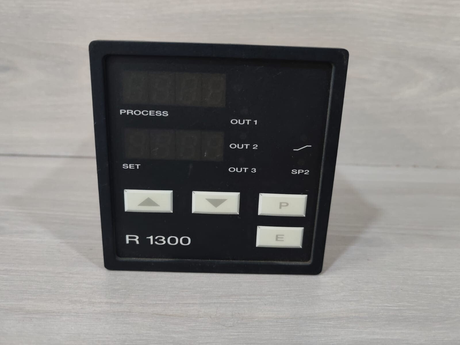 GEPRUFT TC 303 DIGITAL TEMPERATURE CONTROLLER R 1300