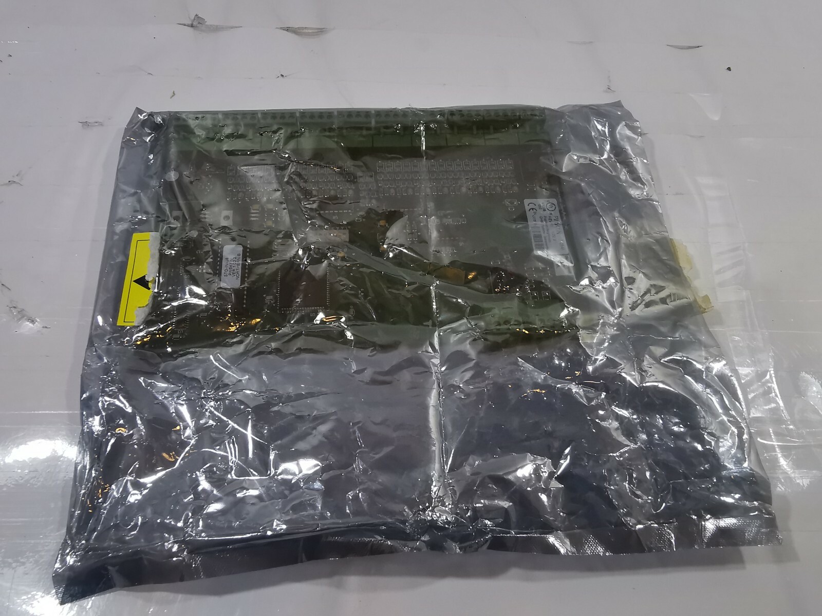 Honeywell PW5K1IN Honeywell PW5K1IN REV:E 1.02.2 Proprietary Burg/Access Control Systems 2