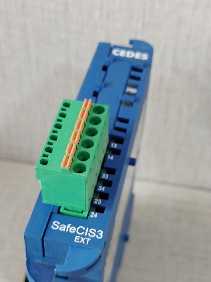 CEDES 104858 CEDES 104858 Landquart Safe Controller CIS3-EXT-2C 2N0 2