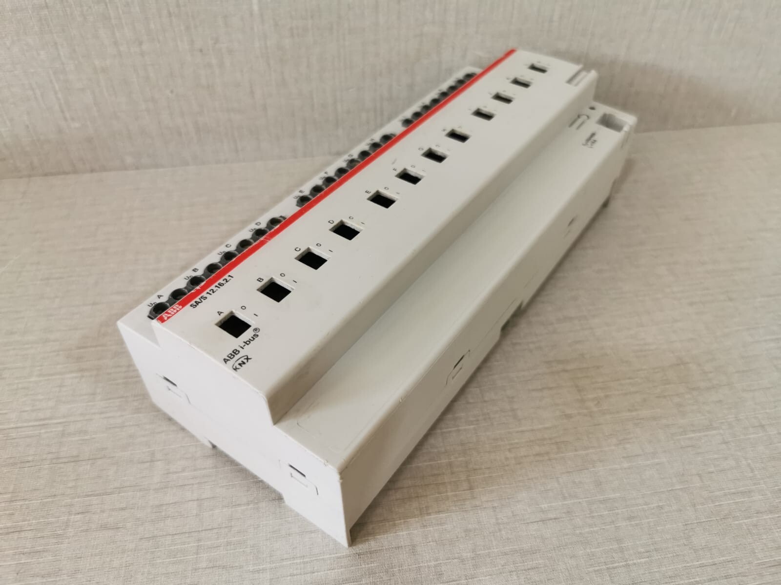 ABB SA/S12.16.2.1 ABB SA/S12.16.2.1 Switch Actuator 2CDG110162R0011 8
