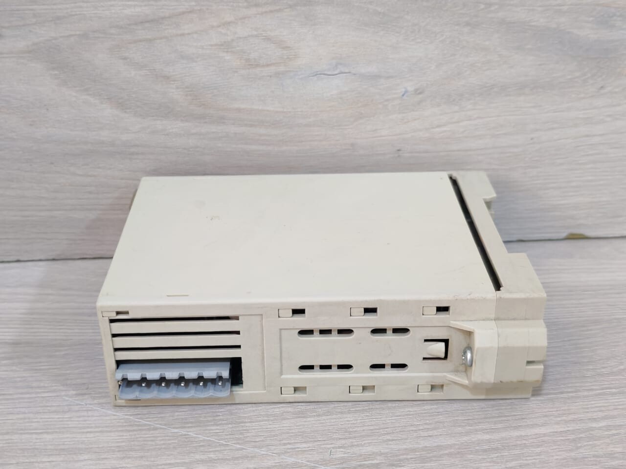 Siemens 7NG 4123-1BN00 SIEMENS 7NG 4123-1BN00 ISOLATING POWER SUPPLY MODULE 6
