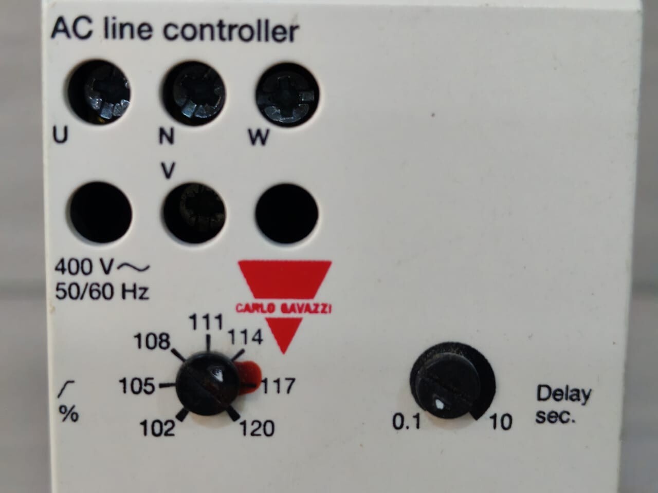 Carlo Gavazzi EUCC4007021 CARLO GAVAZZI EUC C400 7021 AC LINE CONTROLLER 400V 50/60Hz 5